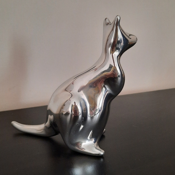 Vintage Hoselton Polished Aluminum Sculpture Kangaroo RARE - Picture 3 of 10